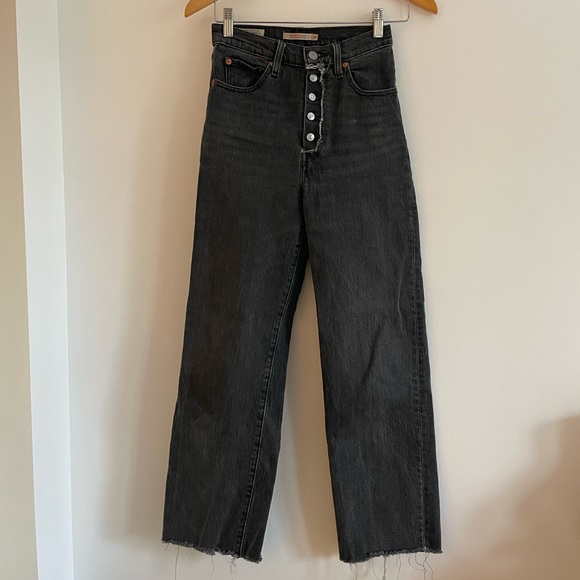 Levis | Ribcage Straight - Picture 2 of 4